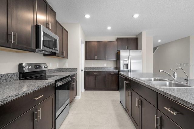 7227 RONNIE GARDENS COURT, Tampa, FL 33619