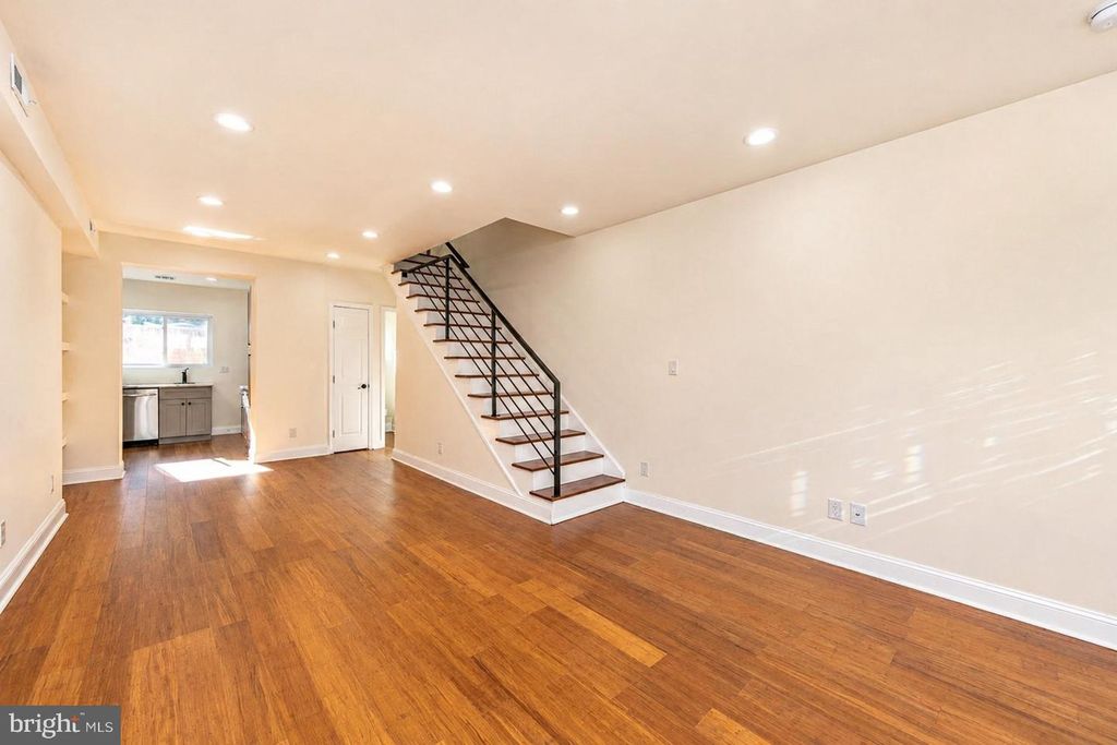 510 MANTON ST, PHILADELPHIA, PA 19147 — photo 4
