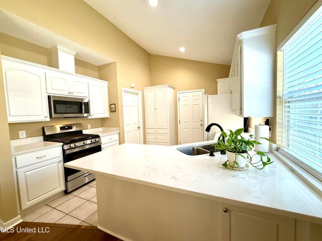 106 Cowles Creek Road, Clinton, MS 39056