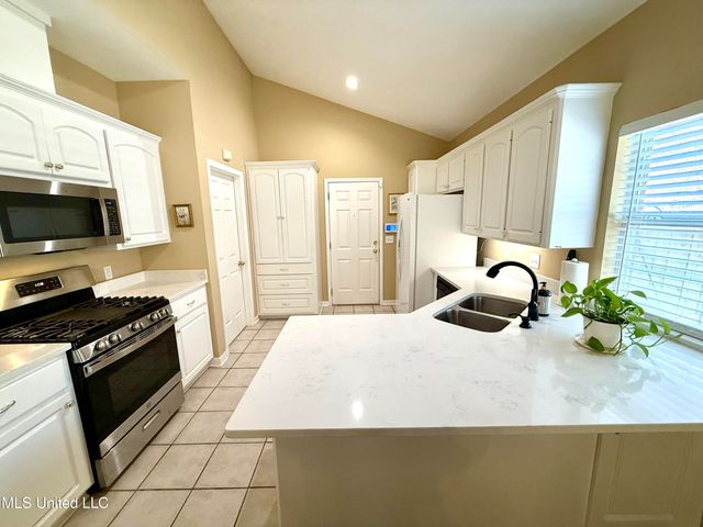 106 Cowles Creek Road, Clinton, MS 39056