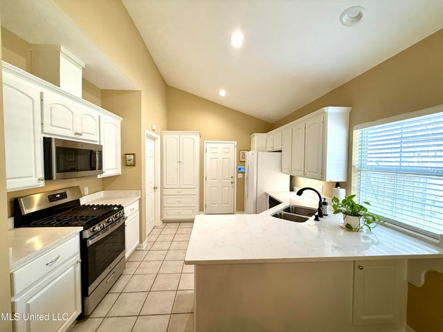 106 Cowles Creek Road, Clinton, MS 39056