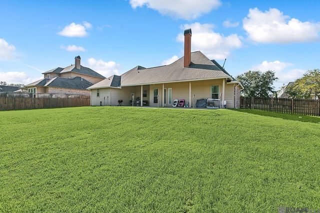 12221 Hampton Village Ave, Central, LA 70818