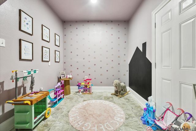 12221 Hampton Village Ave, Central, LA 70818