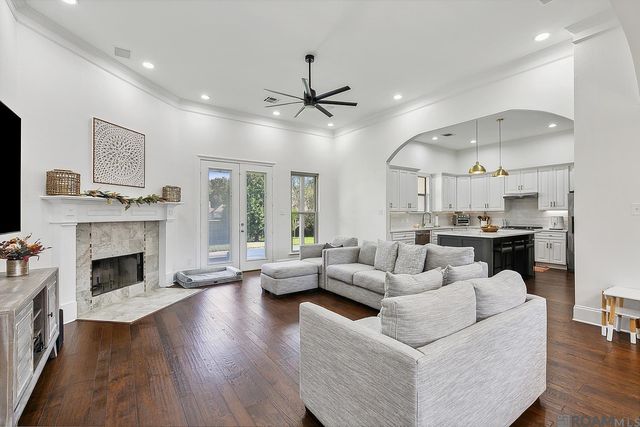 12221 Hampton Village Ave, Central, LA 70818