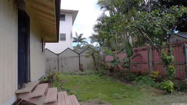 68-046 Apuhihi Street B, Waialua, HI 96791