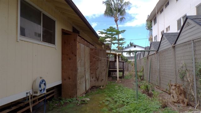 68-046 Apuhihi Street B, Waialua, HI 96791