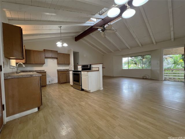 68-046 Apuhihi Street B, Waialua, HI 96791