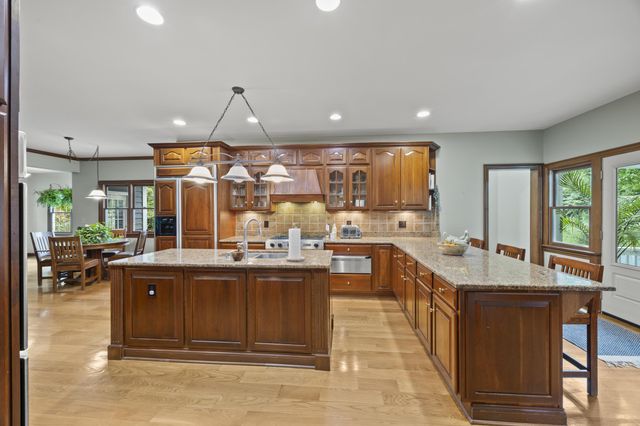 9776 Erin Woods Drive, Dublin, OH 43017