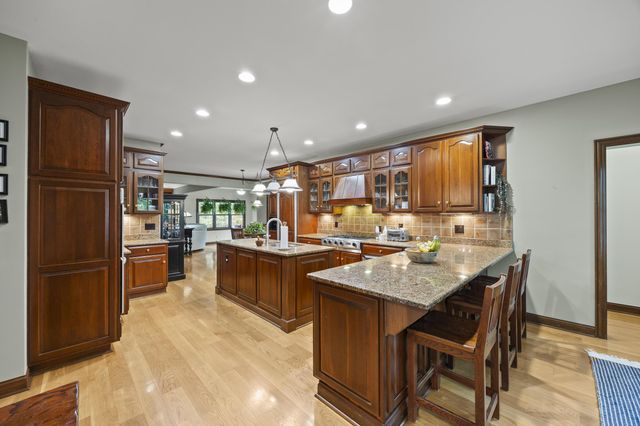 9776 Erin Woods Drive, Dublin, OH 43017