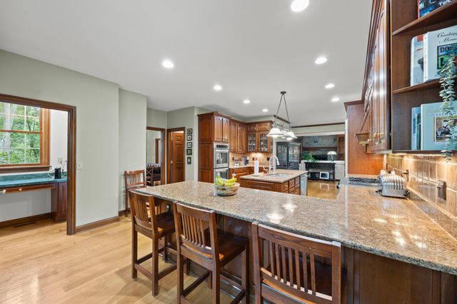 9776 Erin Woods Drive, Dublin, OH 43017