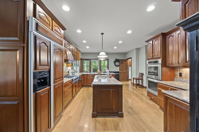 9776 Erin Woods Drive, Dublin, OH 43017