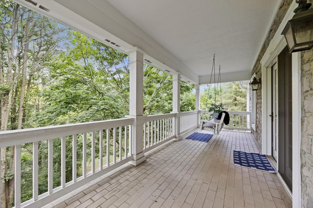 9776 Erin Woods Drive, Dublin, OH 43017
