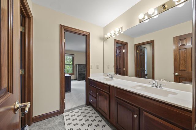 9776 Erin Woods Drive, Dublin, OH 43017