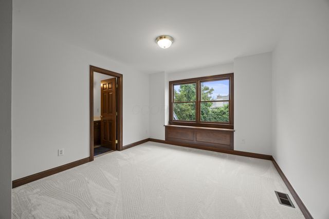 9776 Erin Woods Drive, Dublin, OH 43017
