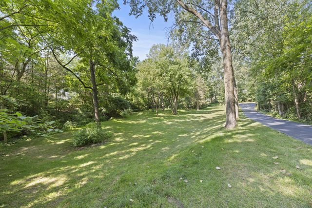 9776 Erin Woods Drive, Dublin, OH 43017