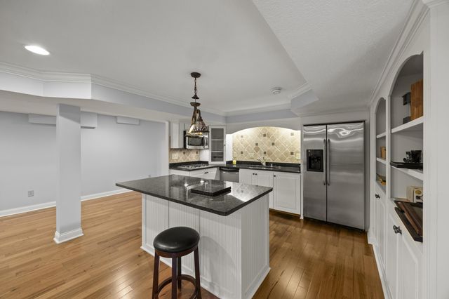 9776 Erin Woods Drive, Dublin, OH 43017