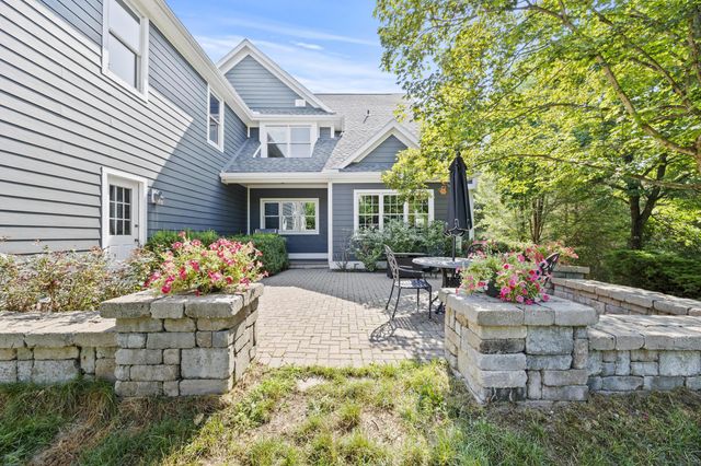 9776 Erin Woods Drive, Dublin, OH 43017