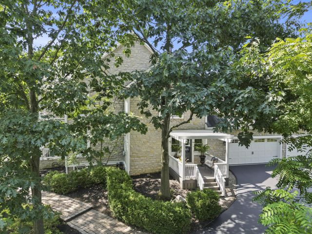9776 Erin Woods Drive, Dublin, OH 43017