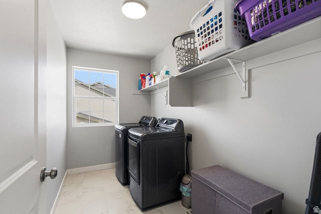 3233 W 2500 N, Clinton, UT 84015