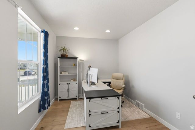 3233 W 2500 N, Clinton, UT 84015