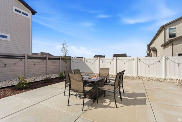 3233 W 2500 N, Clinton, UT 84015