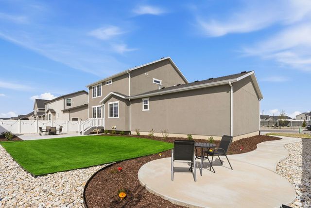 3233 W 2500 N, Clinton, UT 84015