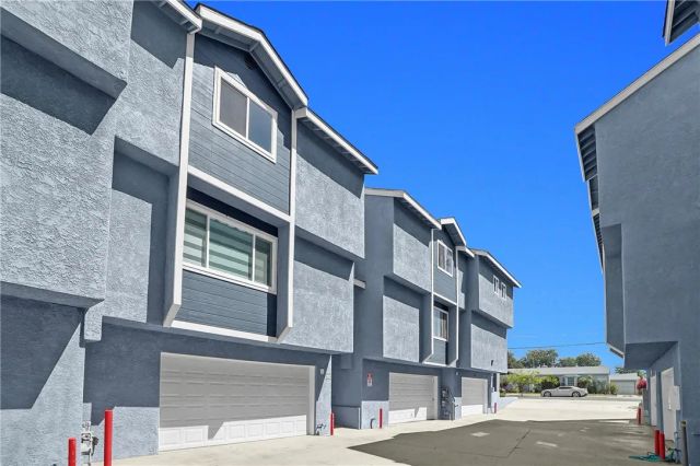862 W Mines Avenue, Montebello, CA 90640