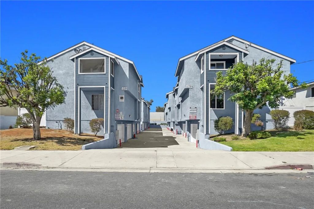 862 W Mines Avenue, Montebello, CA 90640