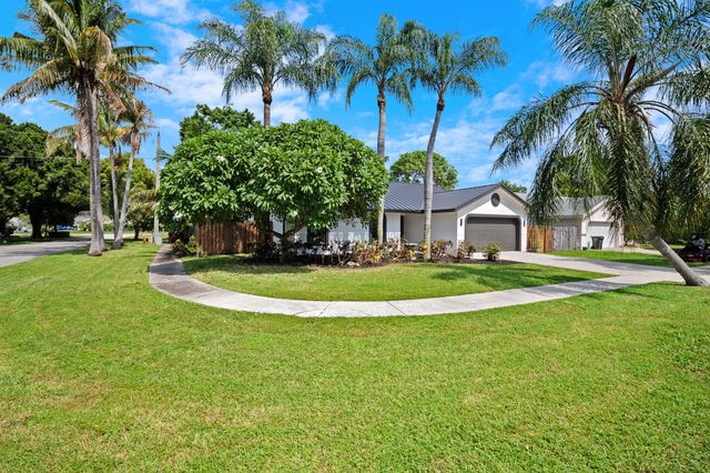 7620 Texas Trail, Boca Raton, FL 33487