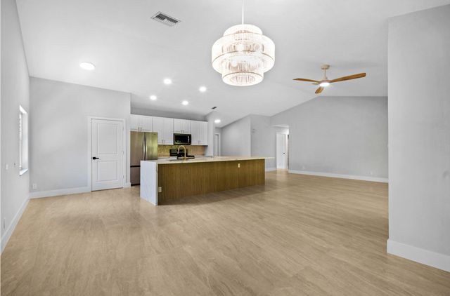 7620 Texas Trail, Boca Raton, FL 33487