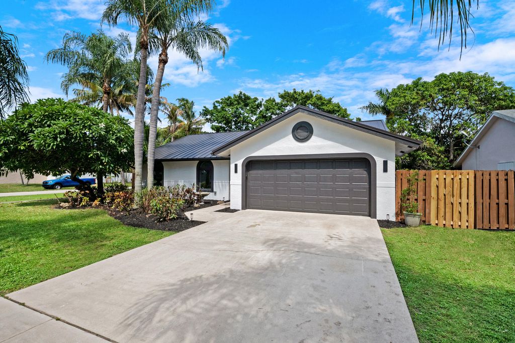 7620 Texas Trail, Boca Raton, FL 33487