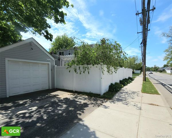 3 Benjamin Avenue, Amityville, NY 11701