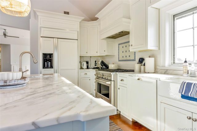 695 Sound Drive, Greenport, NY 11944