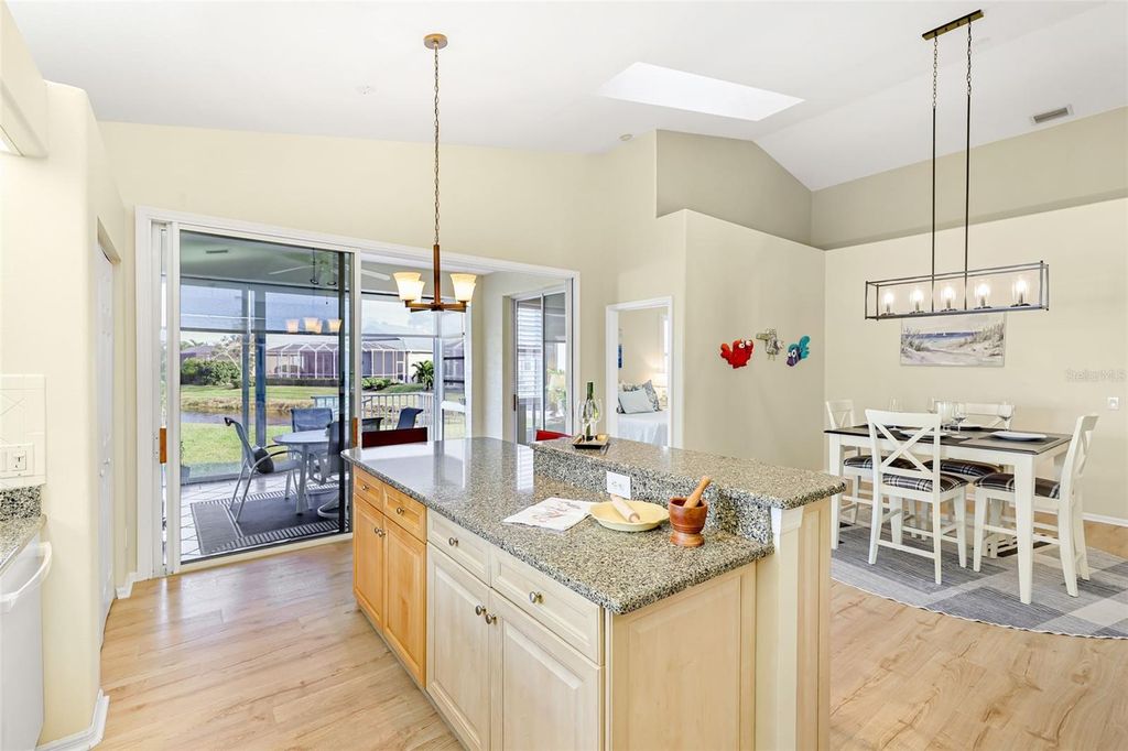 Image 16 of property listing at 11371 PERICO ISLE CIRCLE, Bradenton, FL 34209