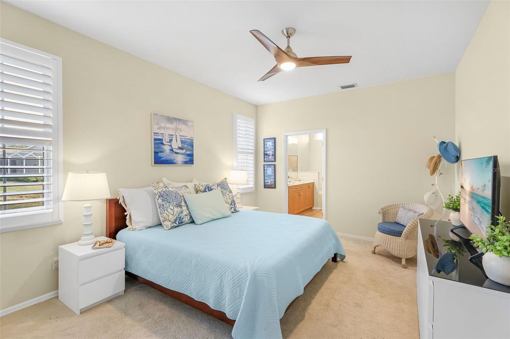 Image 19 of property listing at 11371 PERICO ISLE CIRCLE, Bradenton, FL 34209