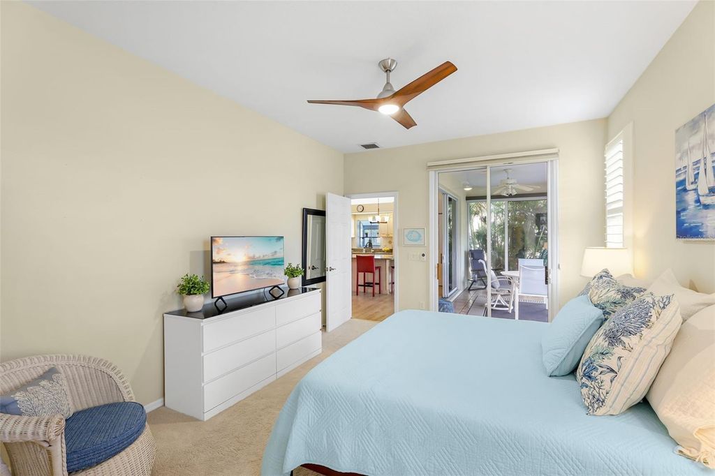 Image 21 of property listing at 11371 PERICO ISLE CIRCLE, Bradenton, FL 34209