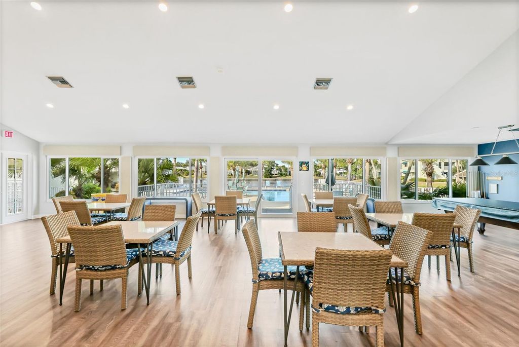 Image 65 of property listing at 11371 PERICO ISLE CIRCLE, Bradenton, FL 34209