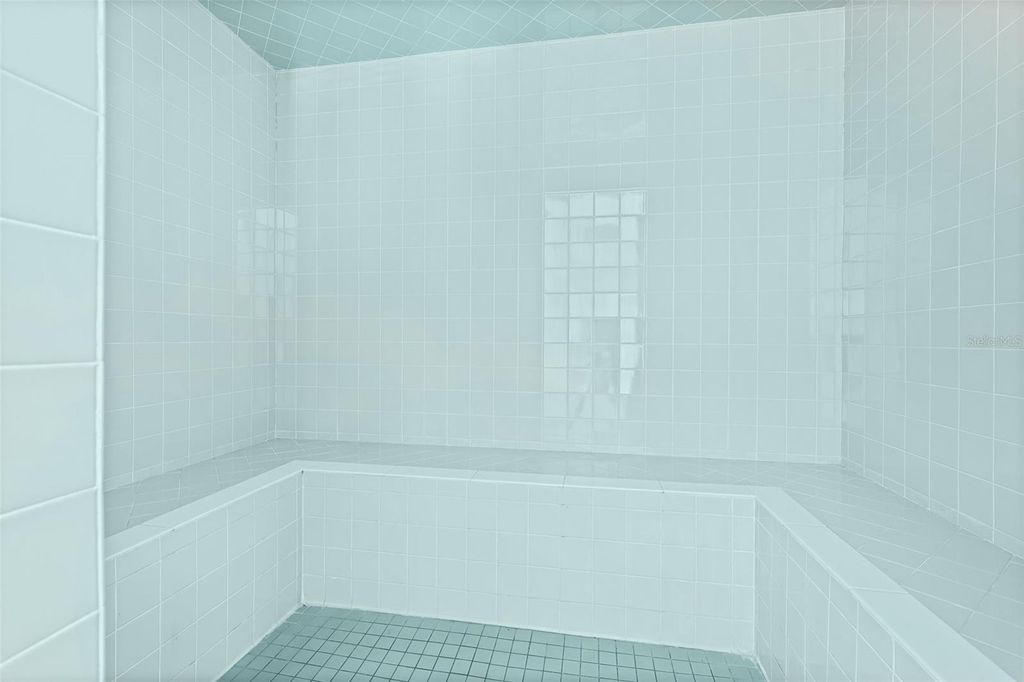 Image 73 of property listing at 11371 PERICO ISLE CIRCLE, Bradenton, FL 34209