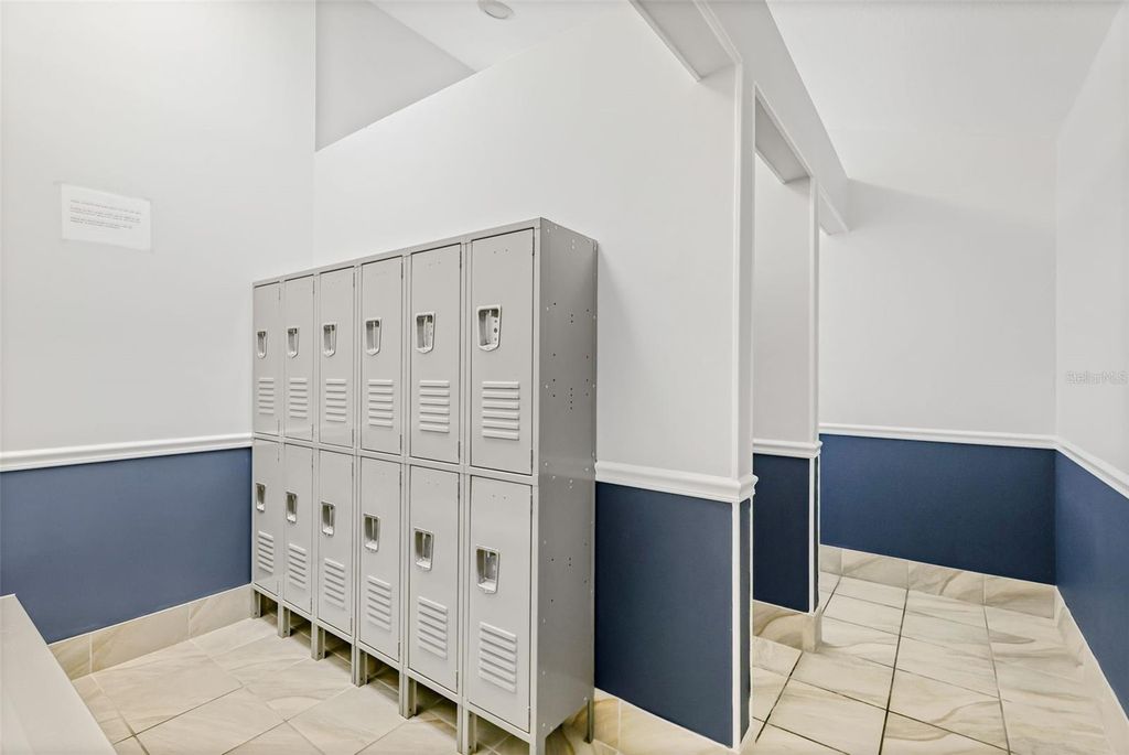 Image 75 of property listing at 11371 PERICO ISLE CIRCLE, Bradenton, FL 34209