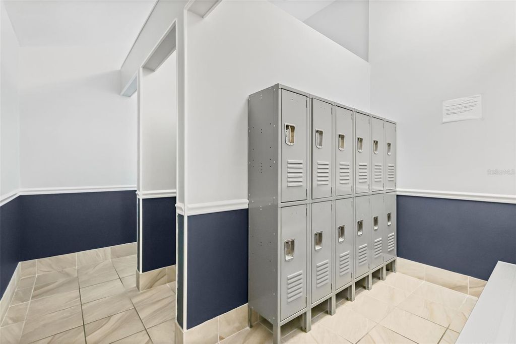 Image 77 of property listing at 11371 PERICO ISLE CIRCLE, Bradenton, FL 34209