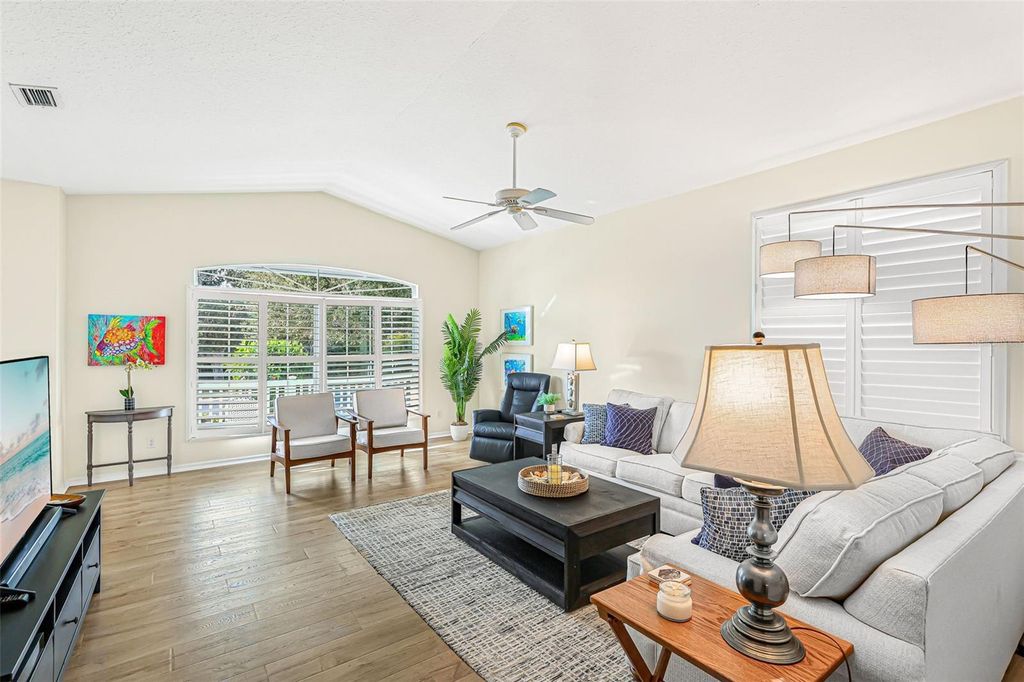 Image 10 of property listing at 11371 PERICO ISLE CIRCLE, Bradenton, FL 34209