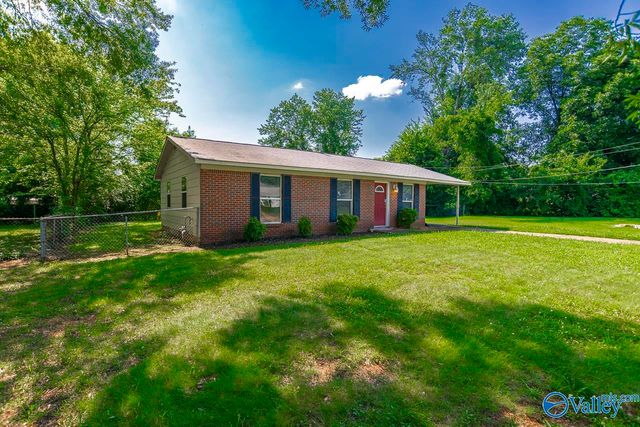 2403 Yorkshire Drive, Huntsville, AL 35803