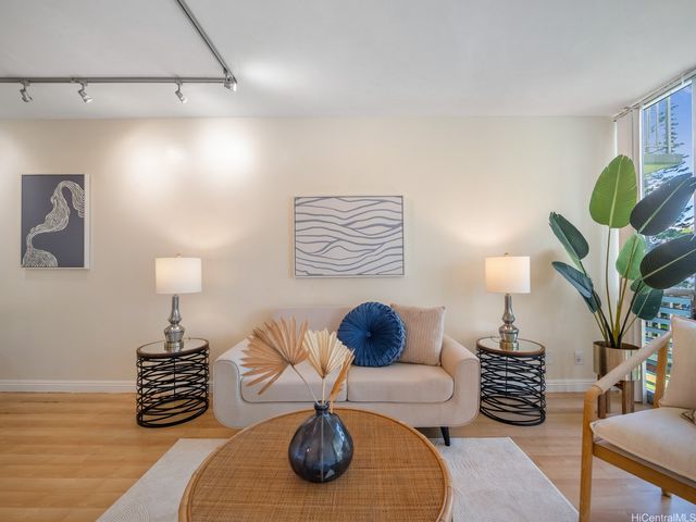 1600 Wilikina Drive C404, Wahiawa, HI 96786