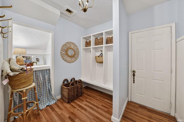 15587 Signal Hill Court, Granger, IN 46530