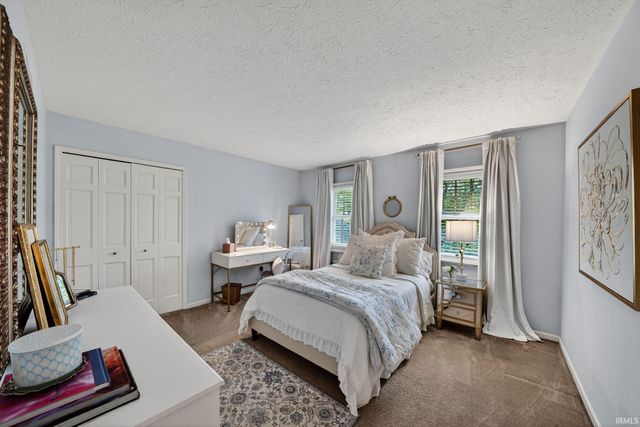 15587 Signal Hill Court, Granger, IN 46530