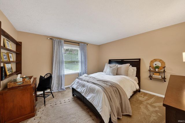 15587 Signal Hill Court, Granger, IN 46530