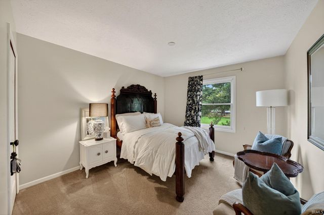 15587 Signal Hill Court, Granger, IN 46530