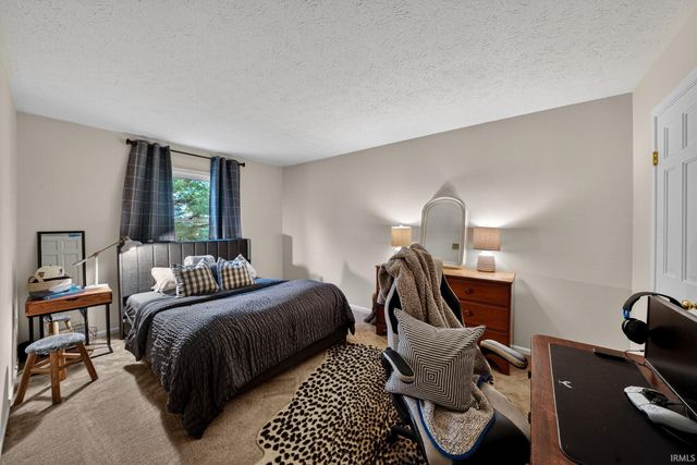 15587 Signal Hill Court, Granger, IN 46530