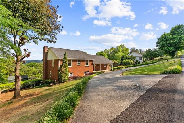 206 Victory Drive, Calhoun, GA 30701