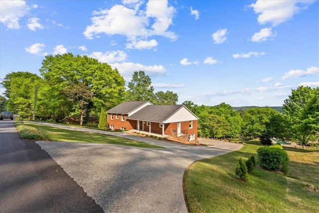 206 Victory Drive, Calhoun, GA 30701